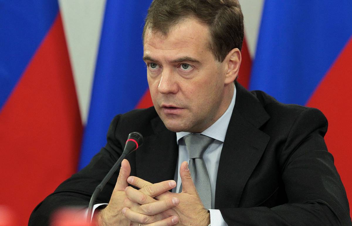 Медведев: стройконтроль можно отнести к лицензируемой деятельности